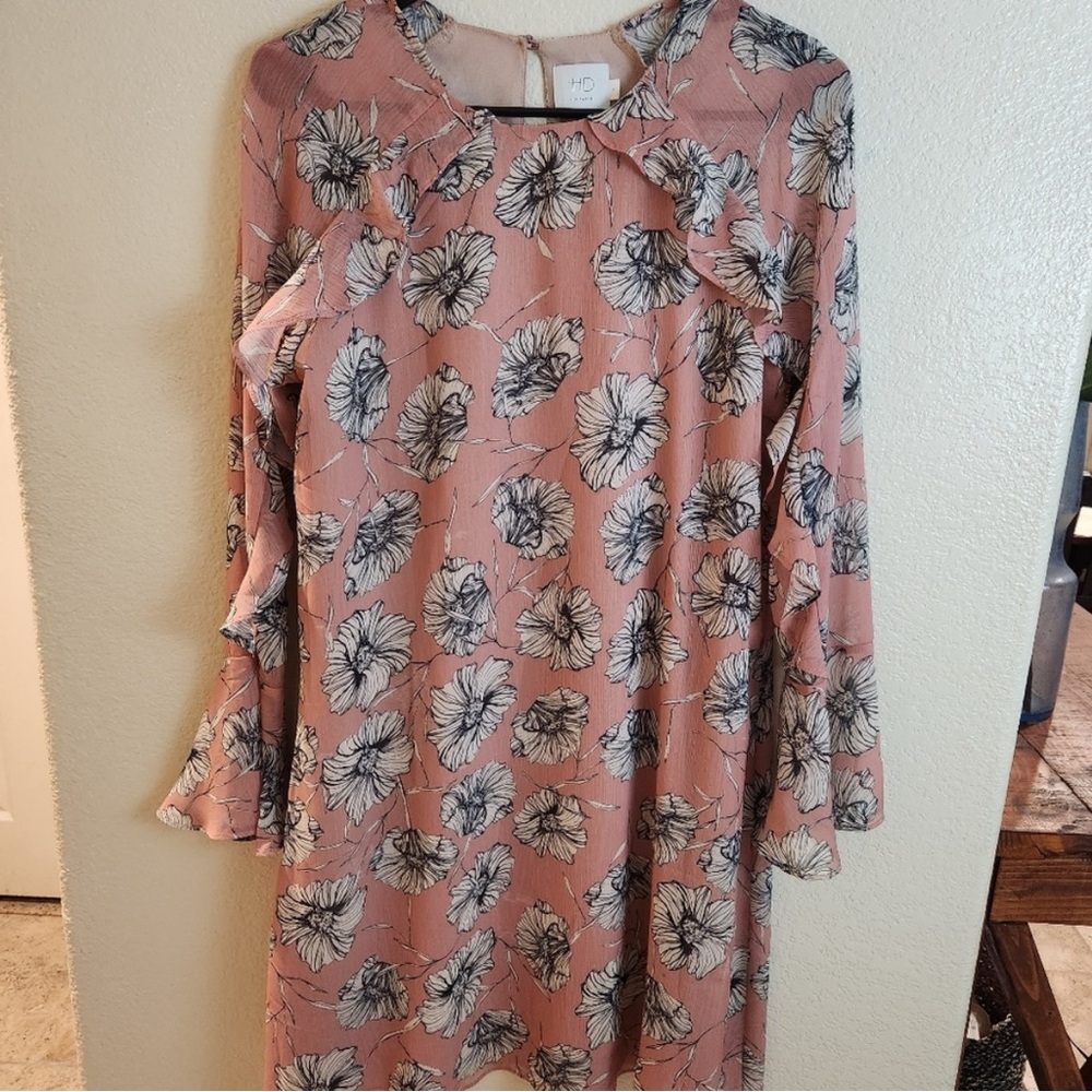 HD in Paris Anthropologie Floral Ruffle Bell Sleeves Pink Crepe Shift Dress - Picture 5 of 9
